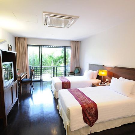 Suwan Golf & Country Club Guest House Nakhon Chai Si Exterior foto