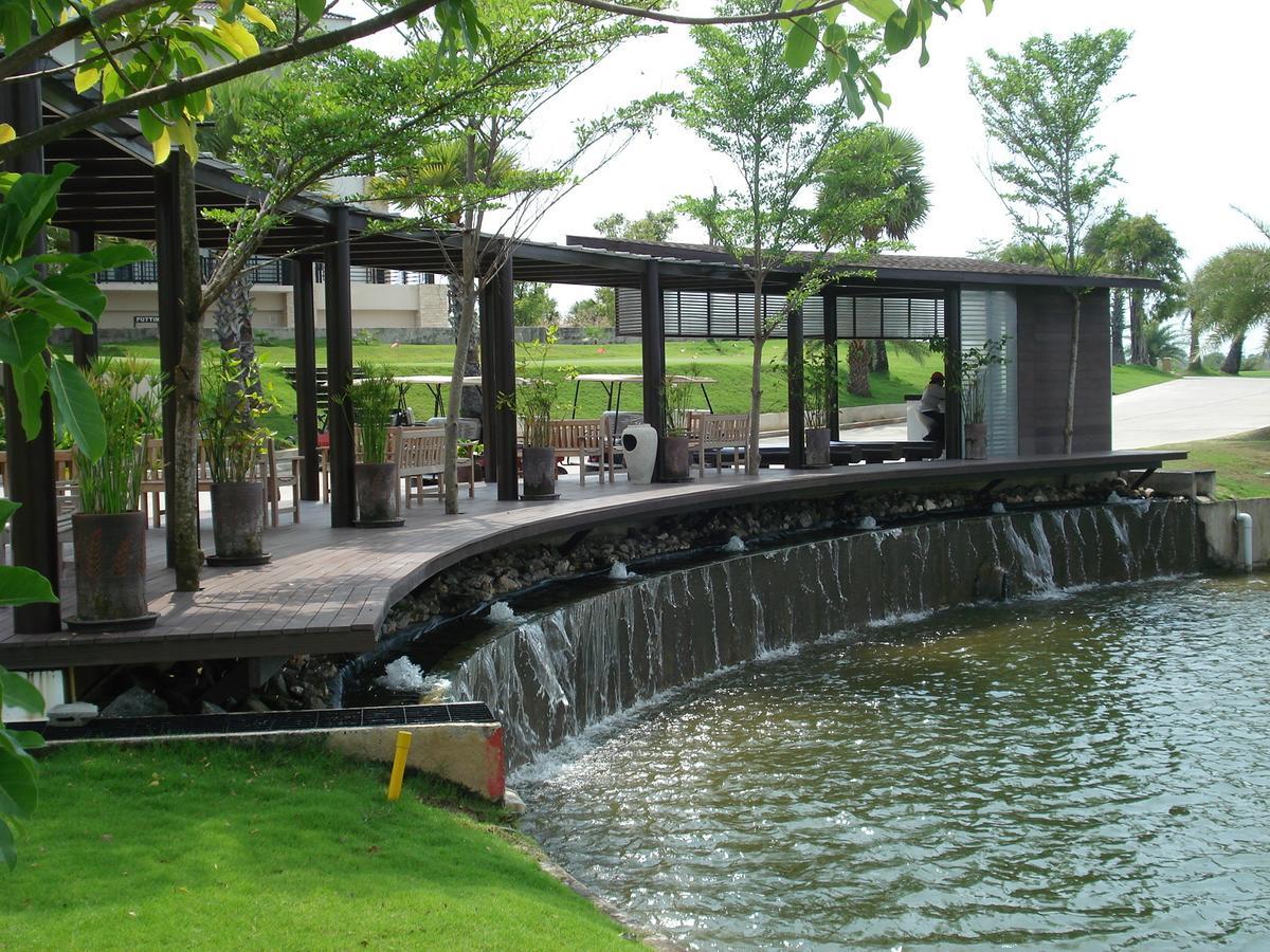 Suwan Golf & Country Club Guest House Nakhon Chai Si Exterior foto