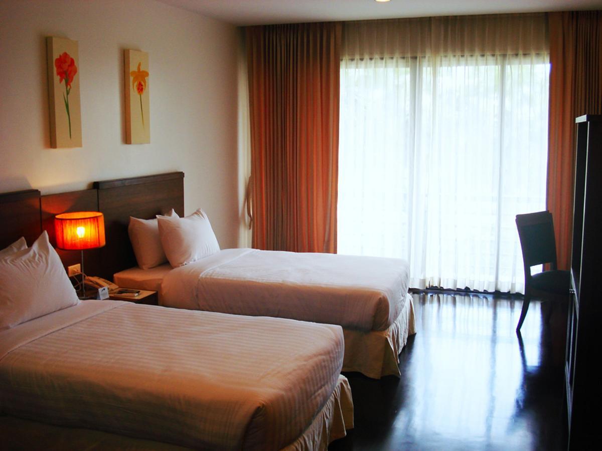 Suwan Golf & Country Club Guest House Nakhon Chai Si Exterior foto