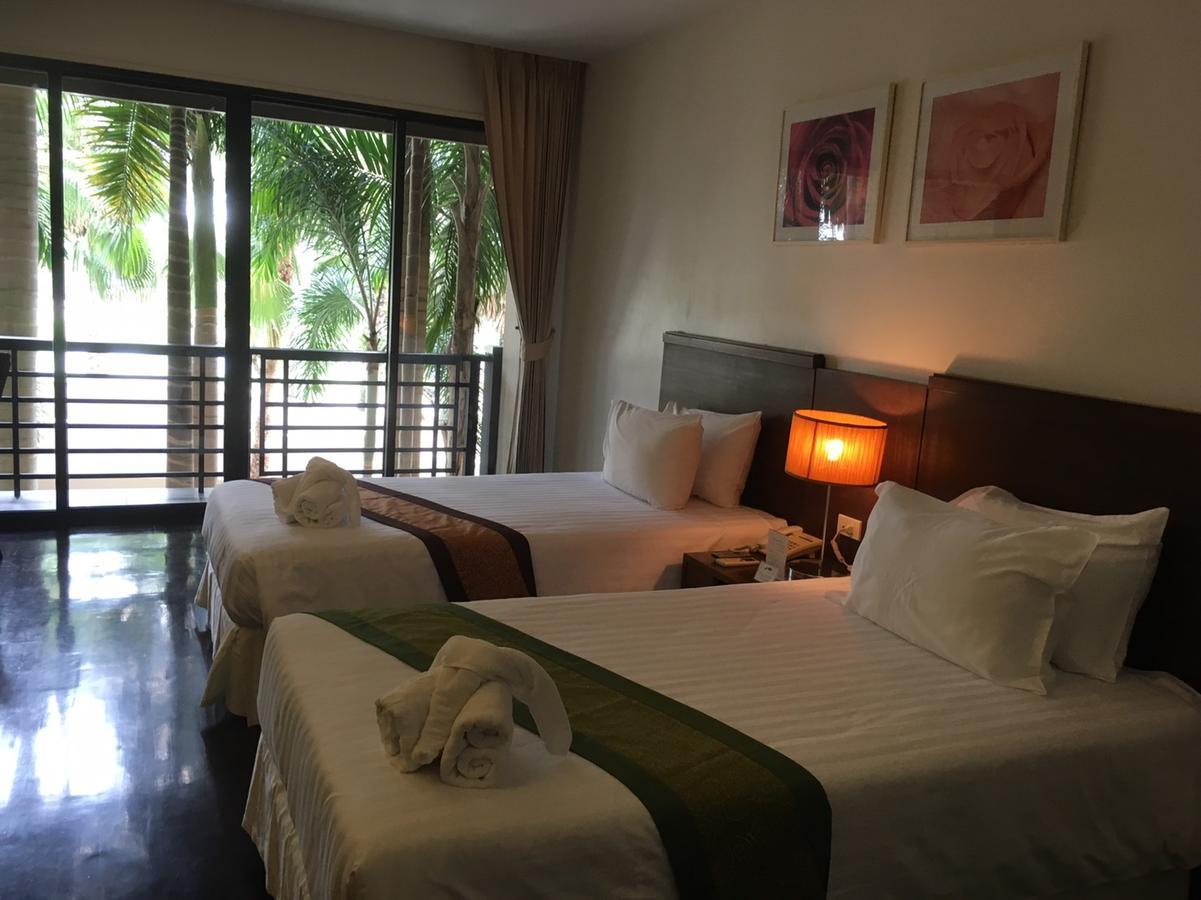 Suwan Golf & Country Club Guest House Nakhon Chai Si Exterior foto