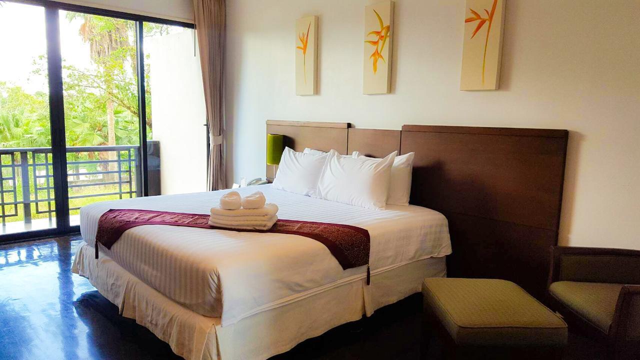 Suwan Golf & Country Club Guest House Nakhon Chai Si Exterior foto