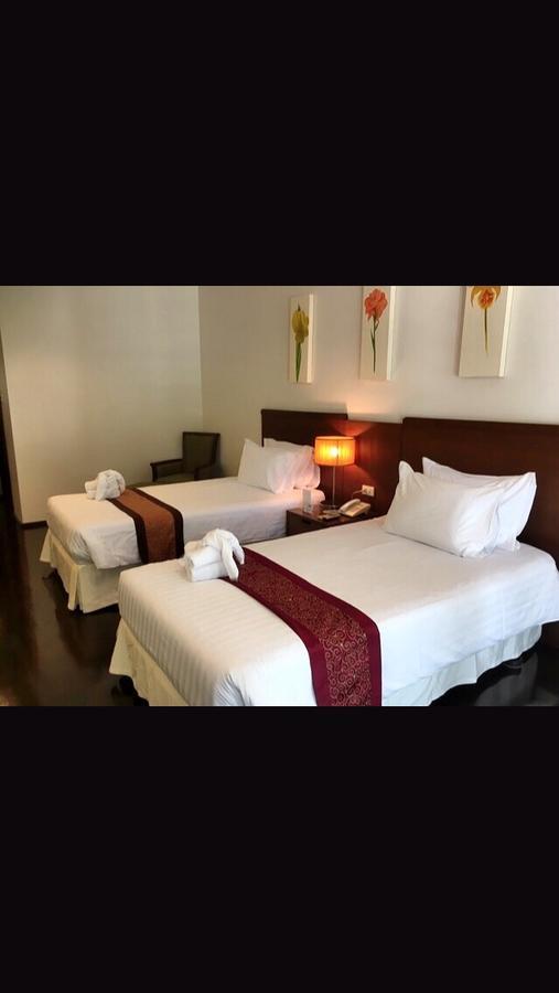 Suwan Golf & Country Club Guest House Nakhon Chai Si Exterior foto